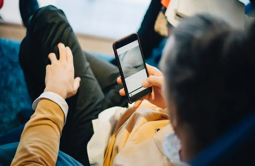 خبير مصري : ابتعدوا بالهاتف عن غرفة النوم ودورة المياه لتفادي المخاطر الصحية